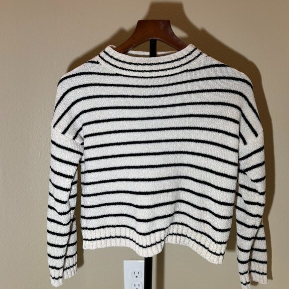 Jessica Simpson Black & White Stripes Pullover Sweater Teen - Picture 1 of 7